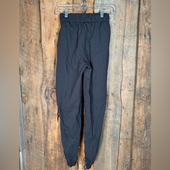 Lululemon Black Joggers - Size 2 - Picture 8 of 15